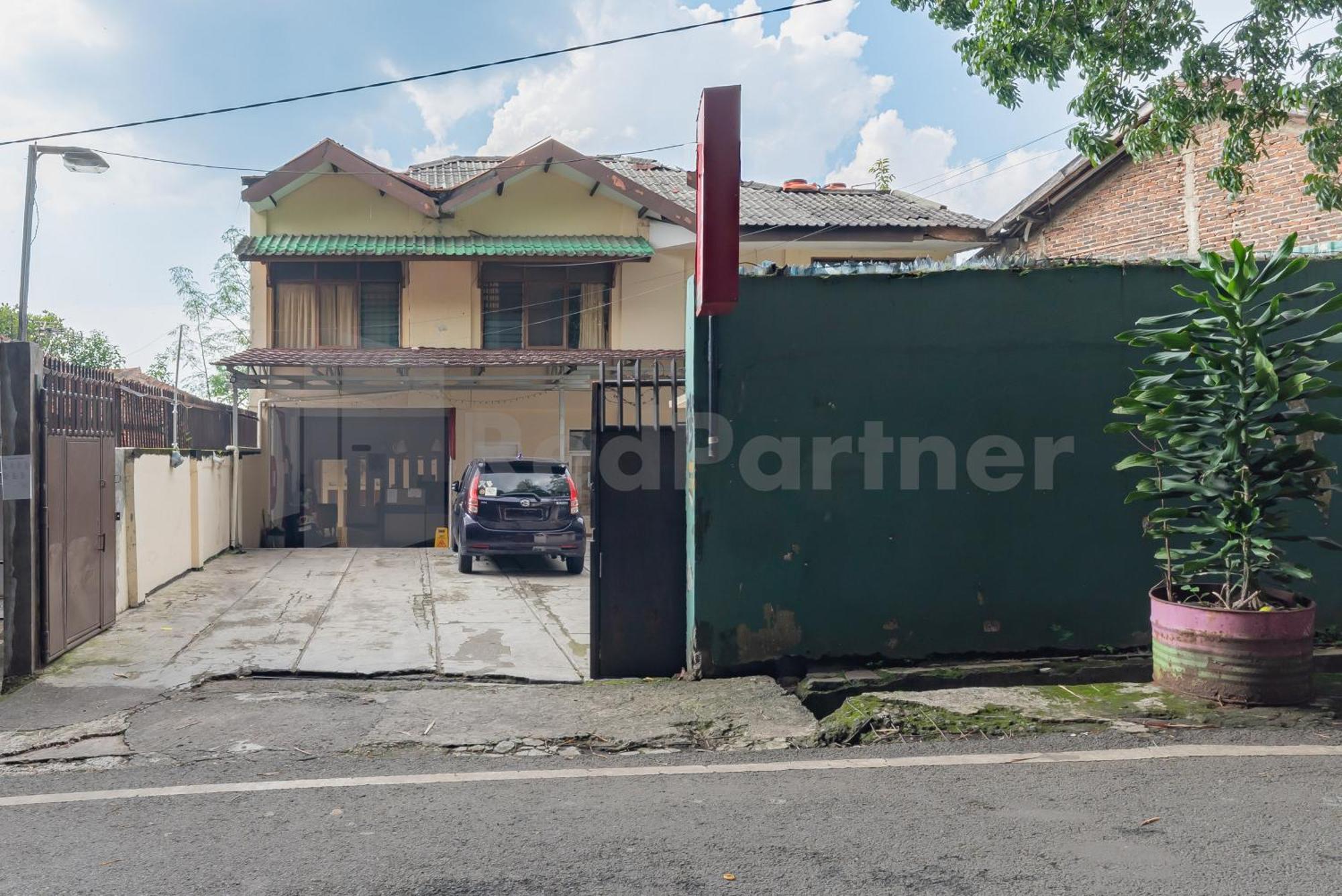 Wisma Alamanda Near Terminal Cicaheum Redpartner Bandung Exterior photo